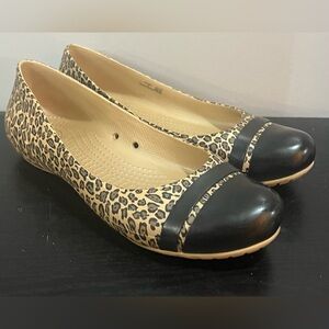 CROCS Leopard Print Flats with Black Toe size 10